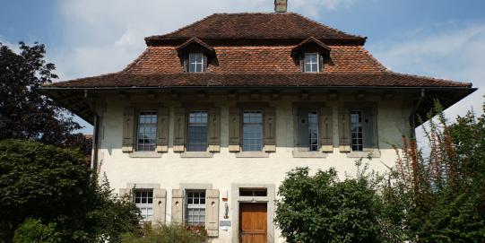 Gemeindeverwaltung Diessbach, Eingang zu Verwaltung und Postfilliale