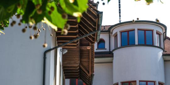 Schule Diessbach Turm Detail