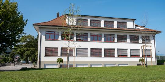 Schule Diessbach vorne